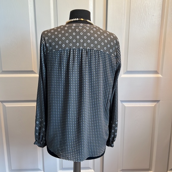 NYDJ BLOUSE SIZE XS - Picture 3 of 8